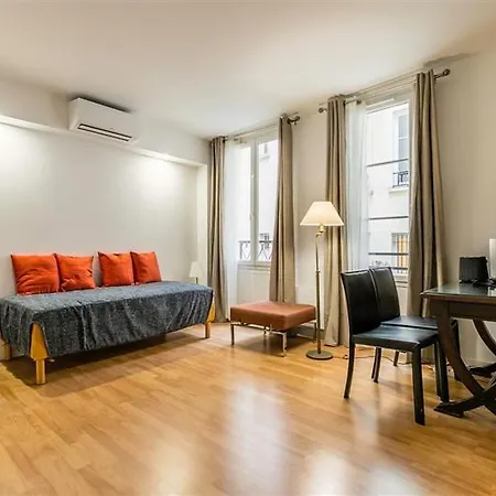 Apartment Large Flat Louvre Pont Neuf 48 M2 Paris
